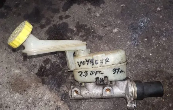 Chrysler Voyager Master brake cylinder 