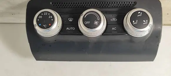 Audi A1 Climate control unit 8X0820043A 90151454