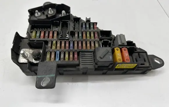 BMW 5 E60 E61 Fuse module 6906588