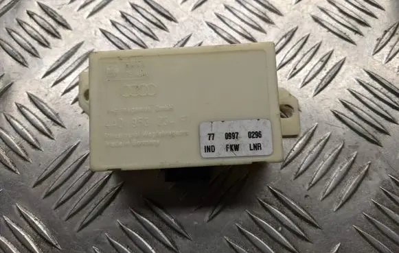 Audi A6 S6 C4 4A Immobilizer control unit/module 7709970296