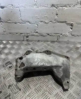 Mercedes-Benz Vito Viano W447 Engine mounting bracket A6222230001