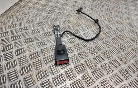 Hyundai i10 Front seatbelt buckle