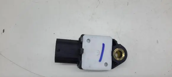 Toyota Auris 150 Airbag deployment crash/impact sensor 8983102080 1817661353