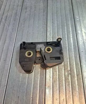 Volkswagen Polo III 6N 6N2 6NF Front door lock 6X0827505A