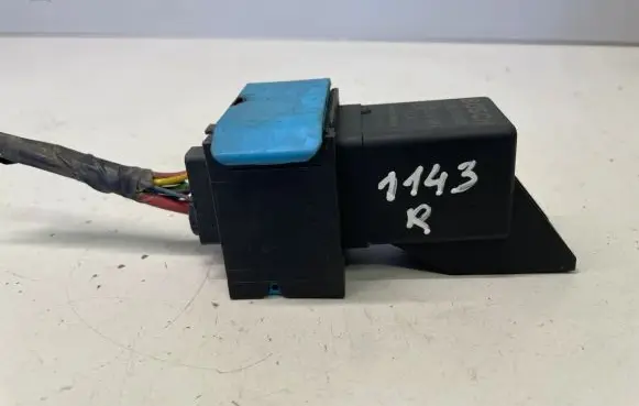 Peugeot Boxer Glow plug pre-heat relay 0281003039