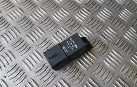 Glow plug pre-heat relay
