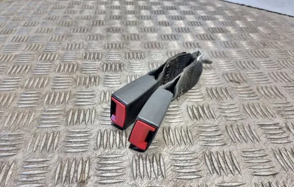 Ford Fiesta Middle seatbelt buckle (rear) 4869a