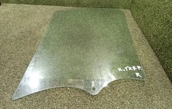 Renault Trafic III (X82) Front door window/glass (coupe) E243R000464 DOT39AS2M33