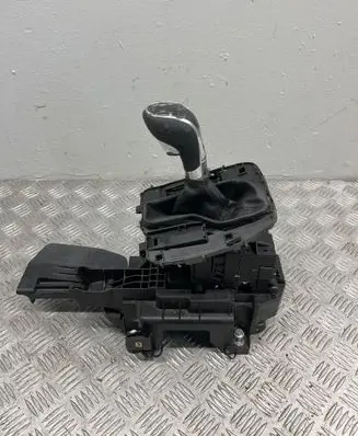 Opel Insignia A Gear shifter/selector 13306867 565537081