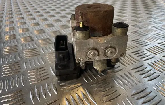 Mazda 6 ABS Pump Gr1l437a0 5621c00l8