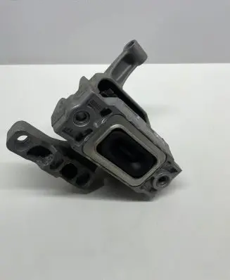 Volkswagen PASSAT B7 Engine mount bracket 5N0199262L