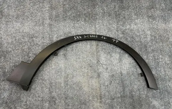 Suzuki SX4 S-Cross Front arch trim 77211-64R0 L375