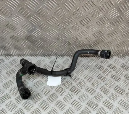 BMW i4 Engine coolant pipe/hose 8477901