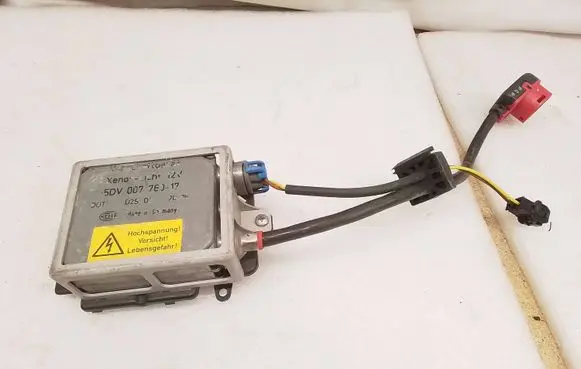 Mercedes-Benz E W210 Headlight ballast module Xenon 5DV00776017