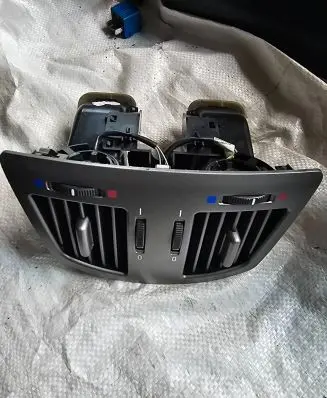BMW 7 E65 E66 Dash center air vent grill 8385257 14121810 7002395