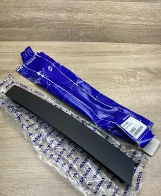 Volvo V50 Front door trim bar 31213304