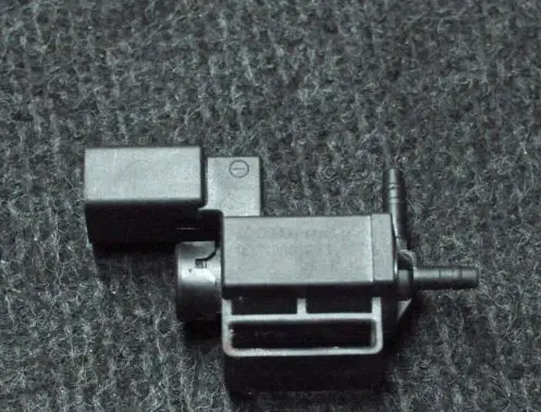 Audi A4 S4 B8 8K Turbo solenoid valve 037906283C