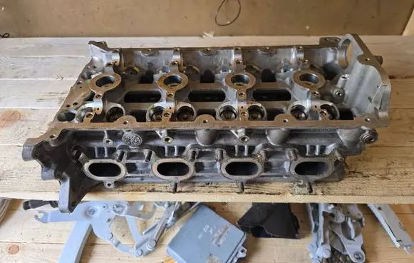Porsche Panamera (970) Engine head 948104106