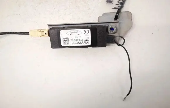 Volkswagen Touran I Antenna control unit 1t0035577
