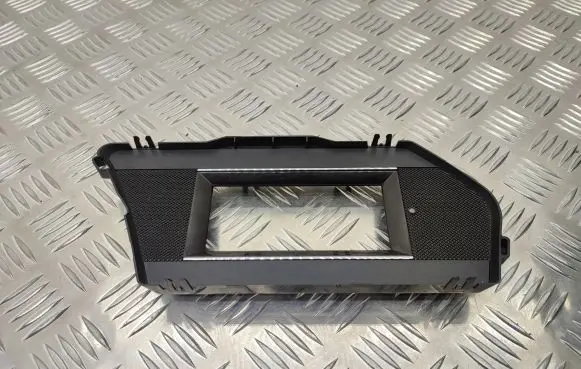 Mercedes-Benz GLK (X204) Radio/GPS head unit trim A2046801889