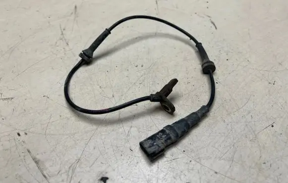 Ford Focus ABS brake wheel speed sensor 100711 98ag25