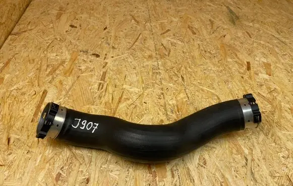 BMW 7 G11 G12 Intercooler hose/pipe 8572859