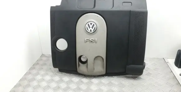 Volkswagen PASSAT B6 Engine cover (trim) 03C129607N