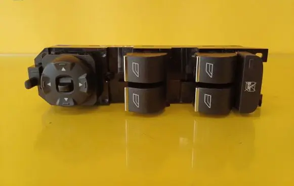 Ford Mondeo MK IV Electric window control switch 7S7T14A132BC