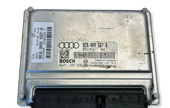 Audi A4 S4 B7 8E 8H Engine control unit/module 8E0909557R 0261208690 1039S07889