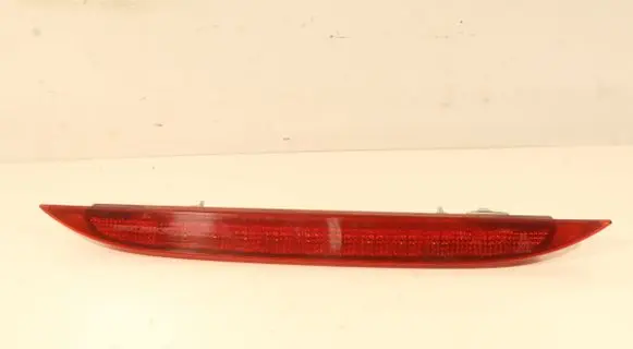 Mazda 5 Third/center stoplight D46151580