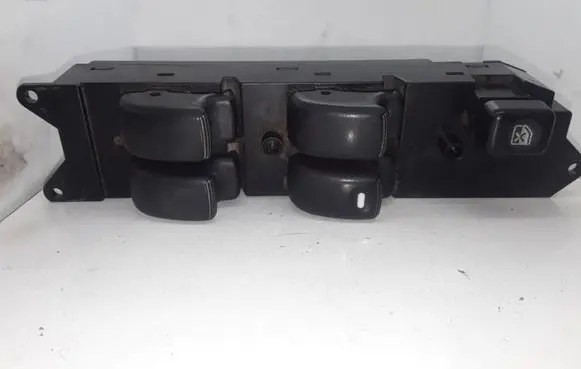 Mitsubishi Pajero Sport I Electric window control switch MR796122X5 C8DD151M