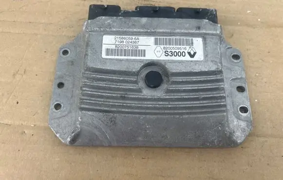 Renault Trafic III (X82) Engine control unit/module 8200509516 215860596A 8200751638