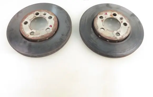Volkswagen Polo IV 9N3 Front brake disc 