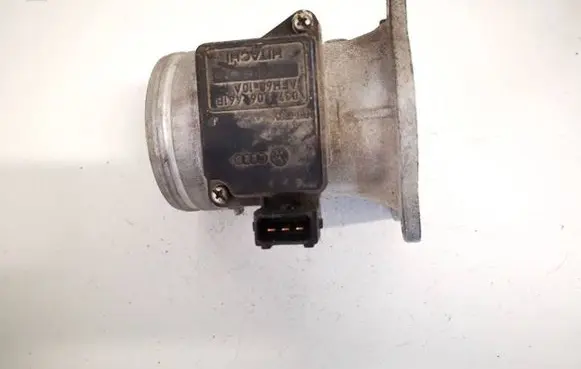 Audi A4 S4 B5 8D Mass air flow meter 037906461b afh60-10a