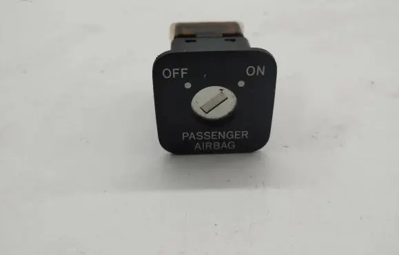 Passenger airbag on/off switch