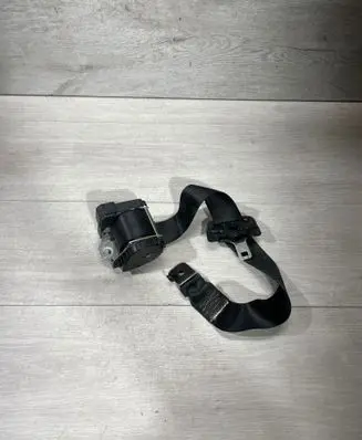 BMW X5 E53 Front seatbelt 33012849