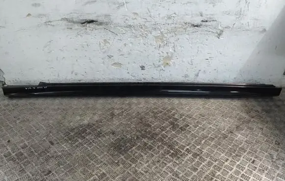 Mercedes-Benz E AMG W212 Rear sill trim cover A212690XX40