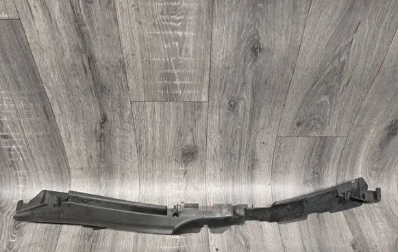 Volkswagen PASSAT B6 Radiator trim 3C0121330