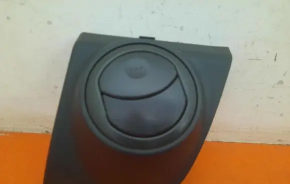 Chevrolet Aveo Dash center air vent grill