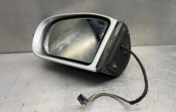 Mercedes-Benz C W203 Front door electric wing mirror 413133417