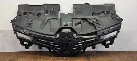 Renault Clio IV Front bumper upper radiator grill 622563184r