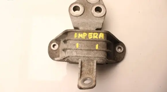 Opel Ampera Engine mount bracket 22940756