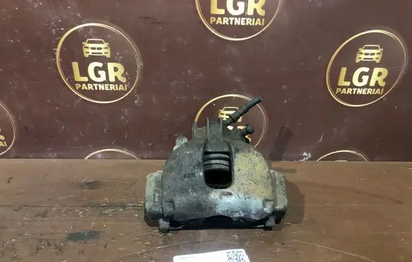 Volvo V70 Front brake caliper 9209723