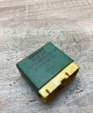 Volvo S70 V70 V70 XC Light relay 3523200 895166000