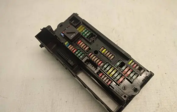 BMW 5 F10 F11 Fuse module 9210861 61149210861 61149234421
