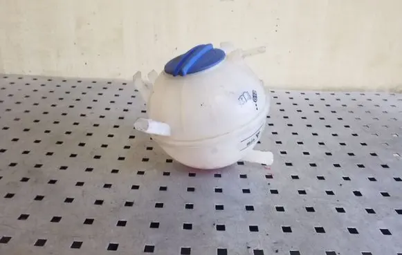 Volkswagen Eos Coolant expansion tank/reservoir 1K0121407A