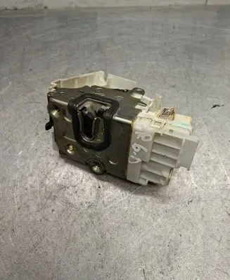 Mercedes-Benz ML W164 Rear door lock 1697302235