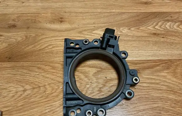 Volkswagen PASSAT B6 other engine part 038103173A