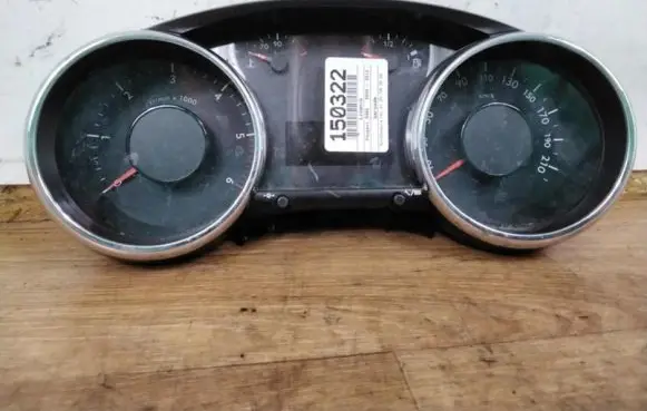 Peugeot 5008 Speedometer (instrument cluster) 9666625680