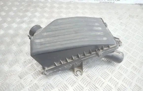 Mazda 626 Air filter box